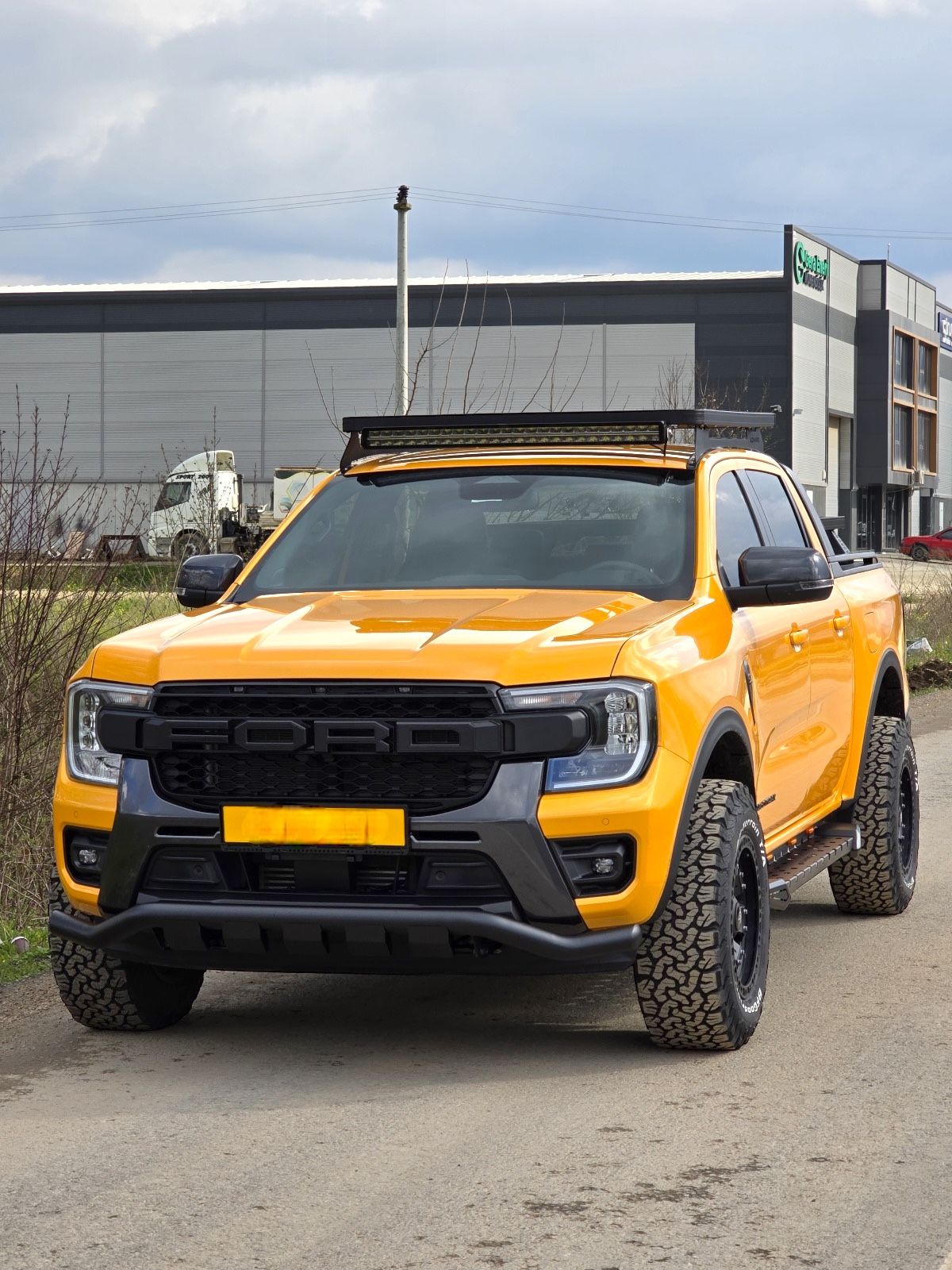 Volkswagen Amarok 2023- orurowanie rury przednie Armor