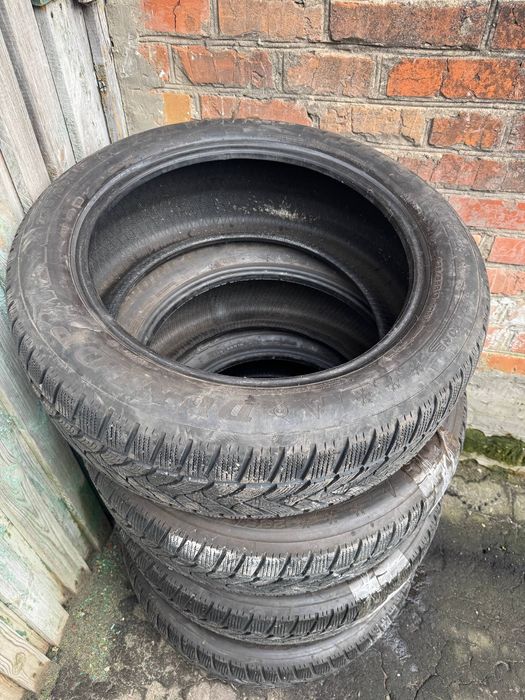 Шина зимова 235.55.r19