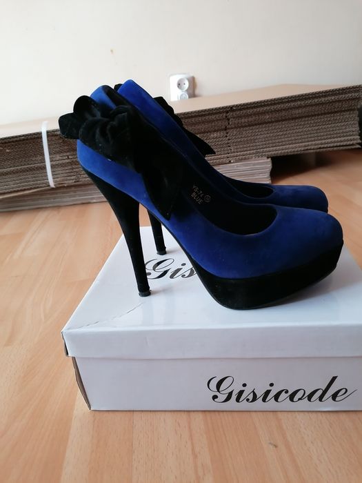 Buty damskie wysoki obcas.
