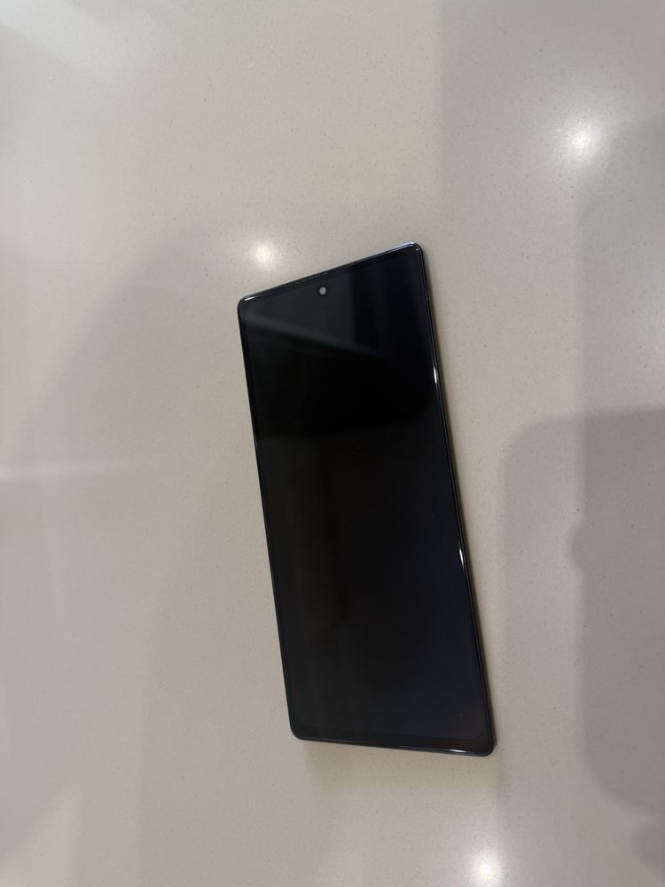 Дисплей Google Pixel 6 з сенсором та рамкою