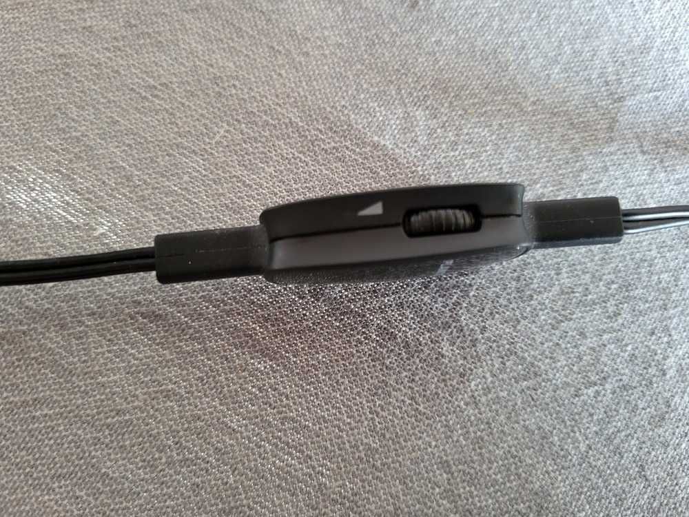 Headphones c/ Micro Plantronics Audio 355 Multimedia