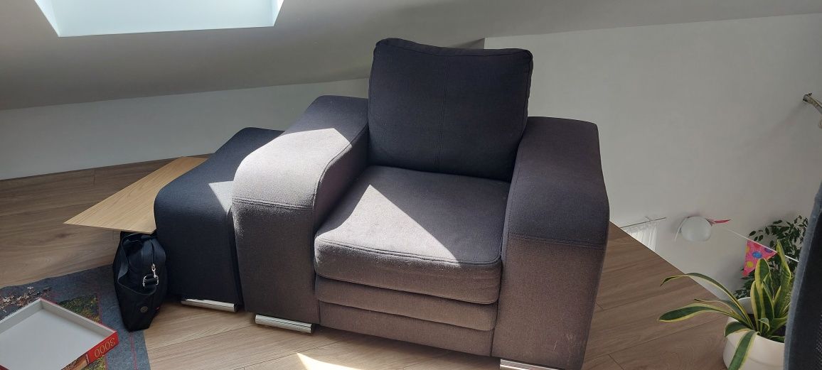 Duża elegancka sofa z funkcją spania