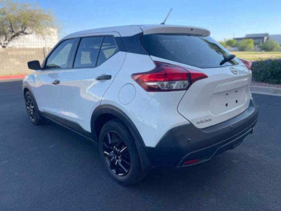 Nissan Kicks S      2020