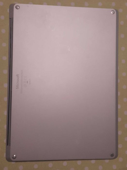 Surface Laptop - ESTRAGADO  (não liga)