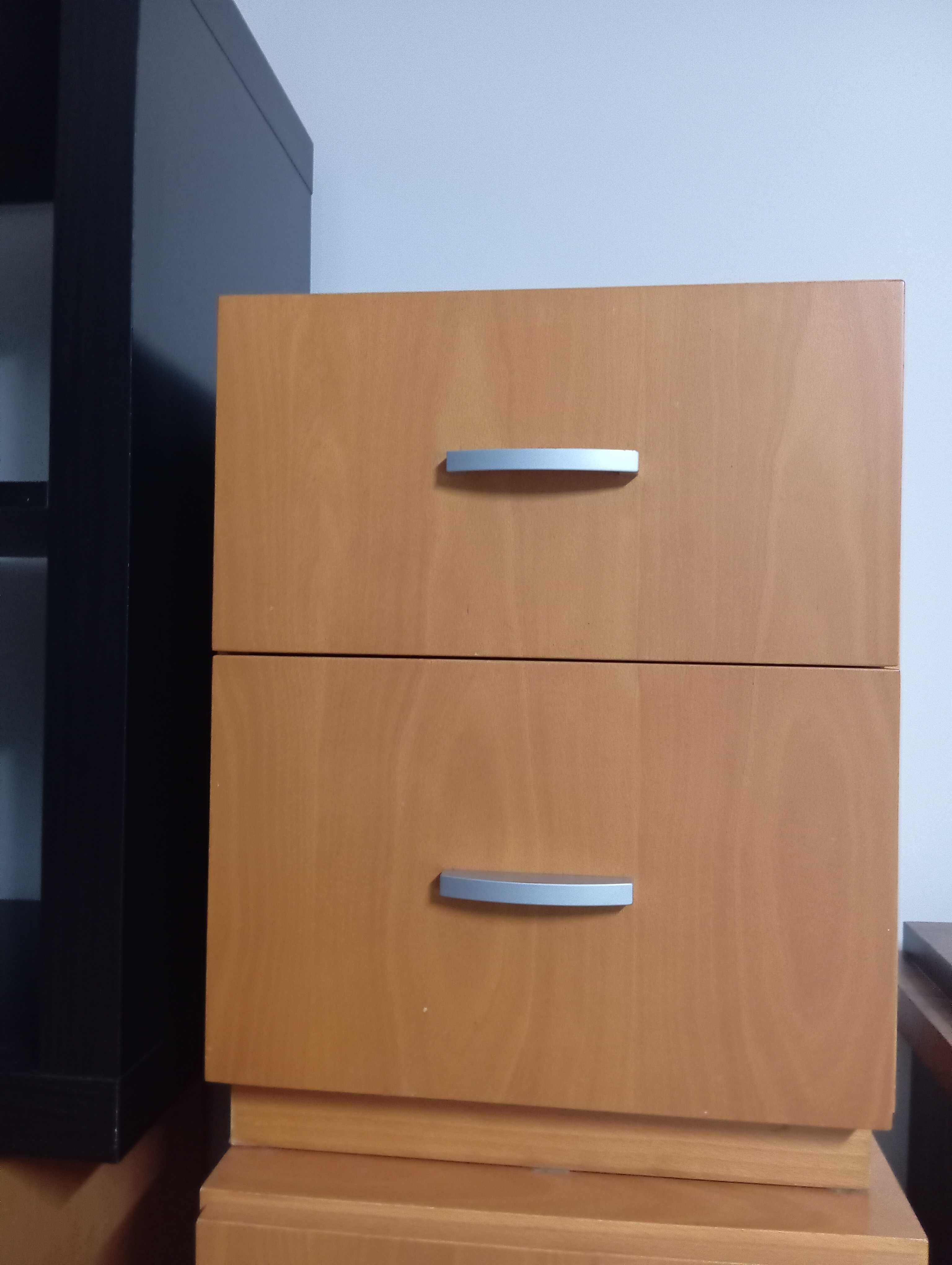 Mesa de cabeceira grande