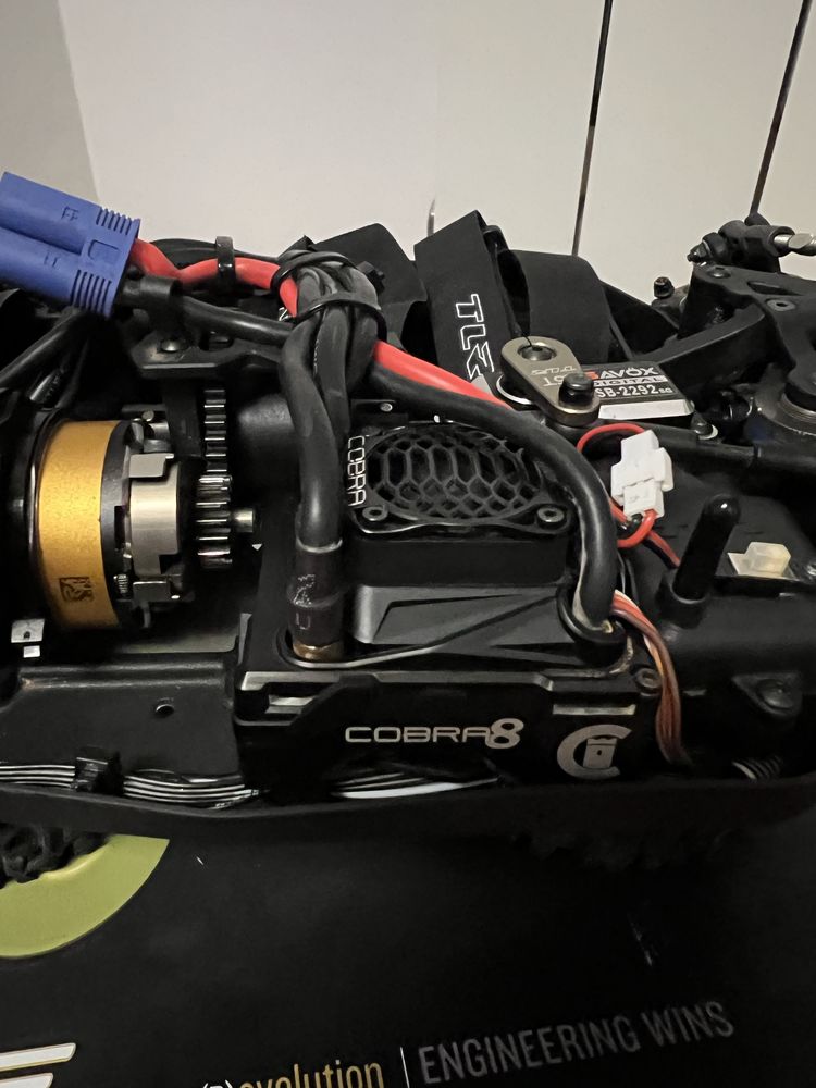 Combo castle creations cobra 8, 2200kv gold edition v2