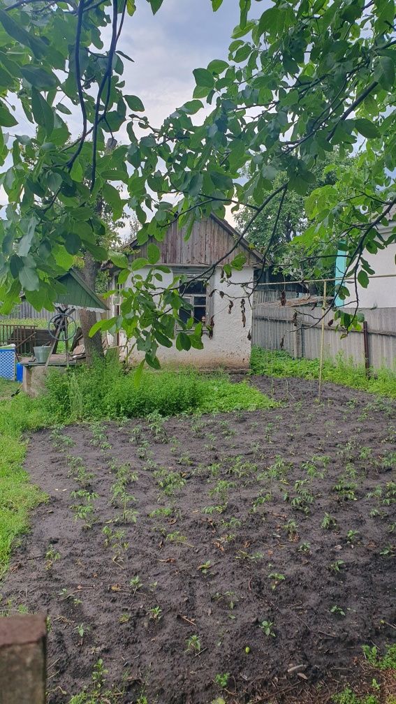 Продаеться будинок.