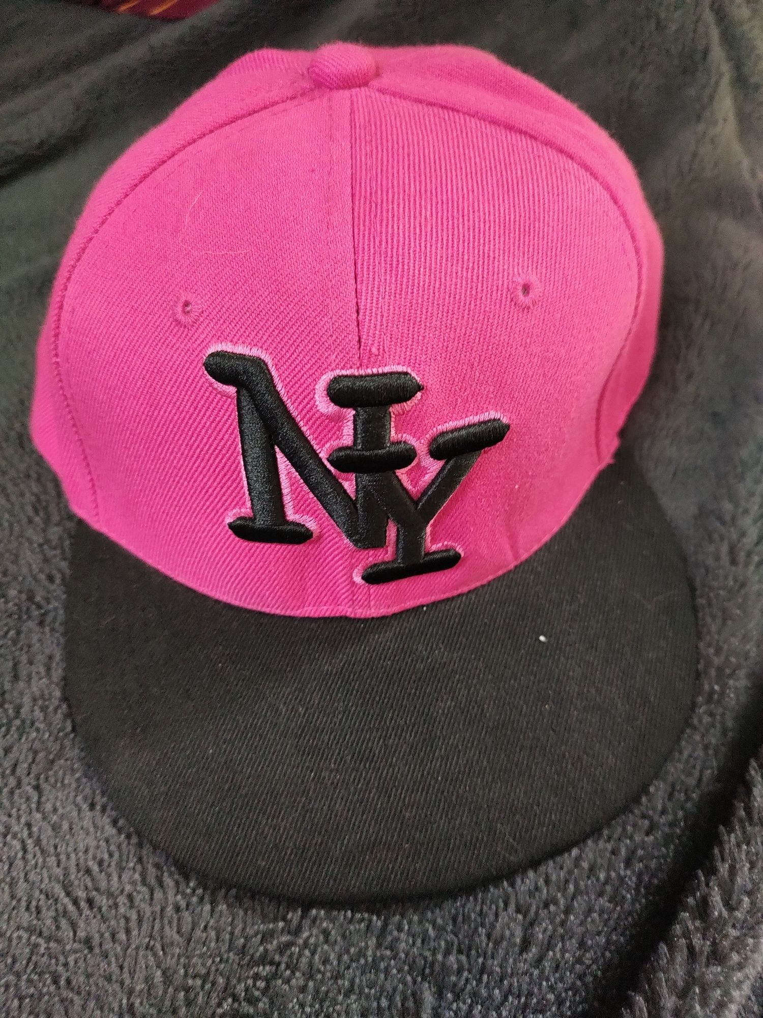 Czapka z daszkiem różowo czarna New York