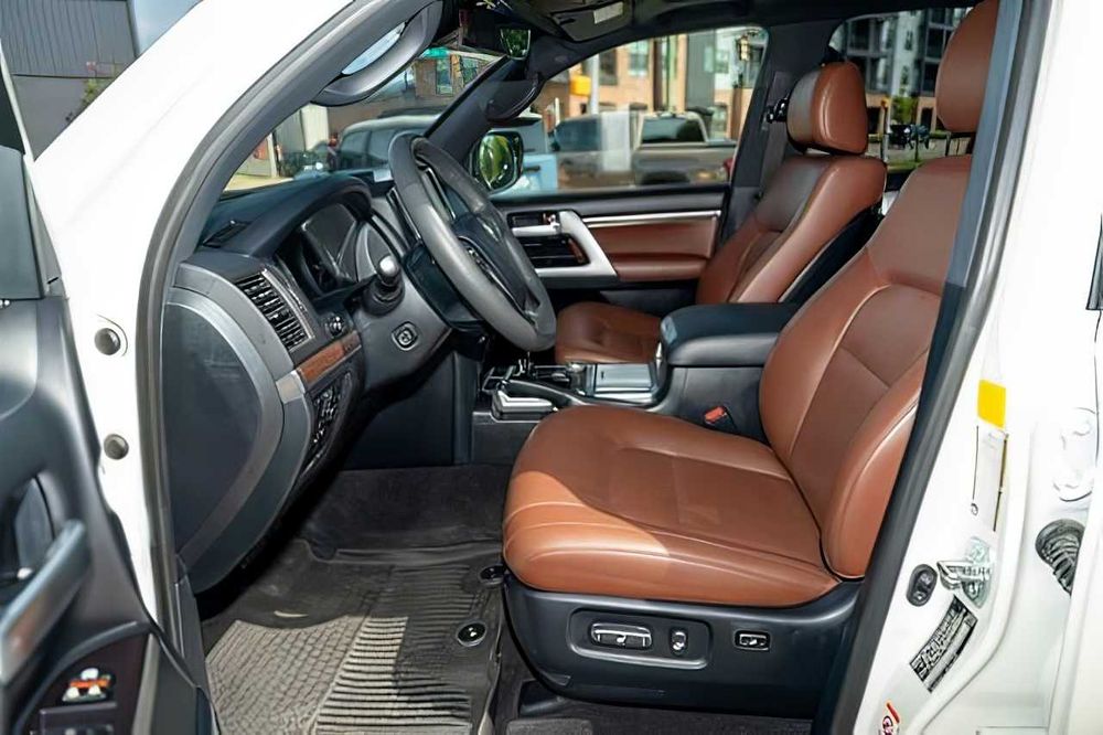Toyota Land Cruiser      2019