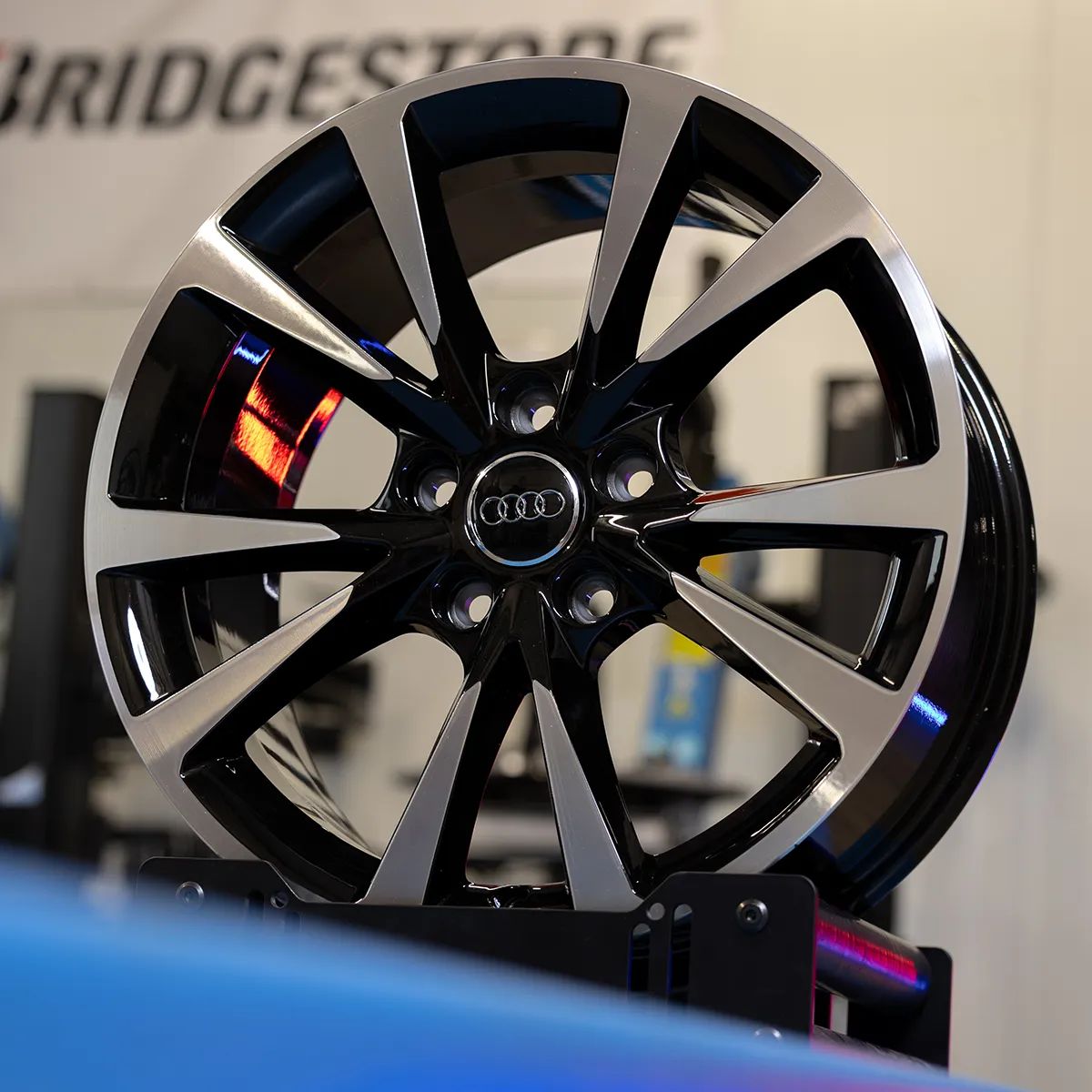 NOWE ORYGINALNE Felgi aluminiowe Audi 17" A3 A4 A6 A8 Q2 Q3  TT