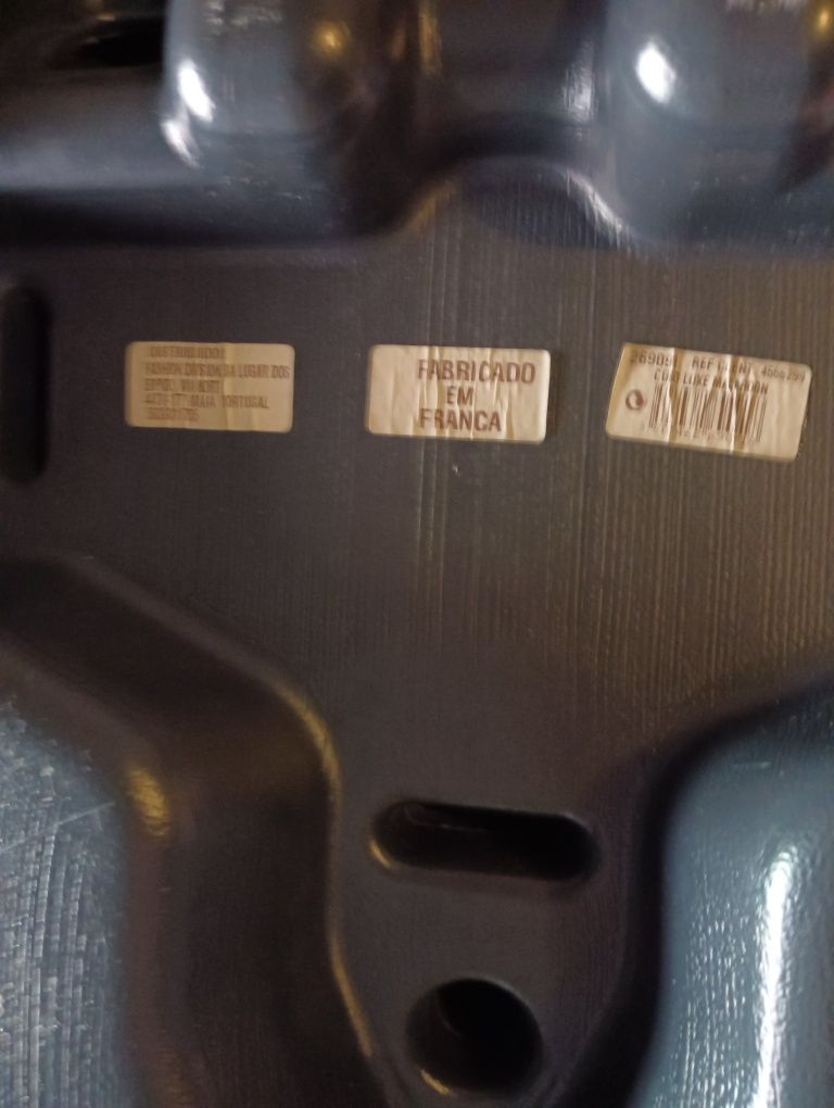 Banco de criança para automóvel - Usado em bom estado !!*