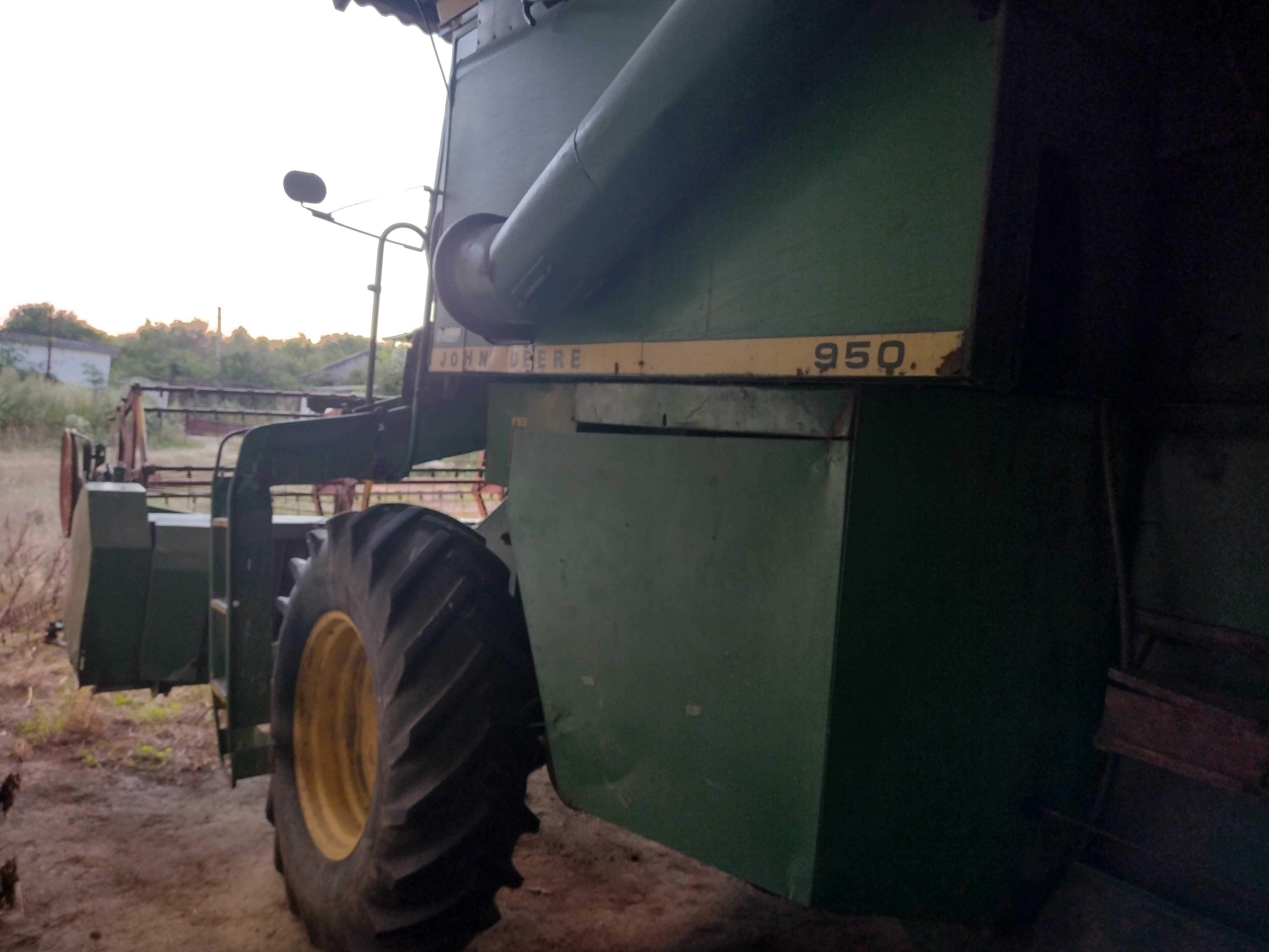 Комбайн  John Deere