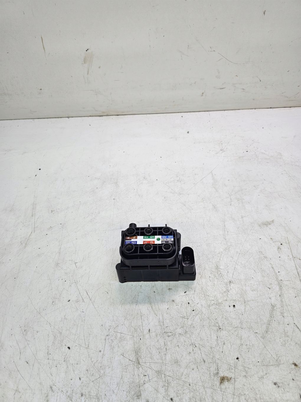 ROZDZIELACZ PNEUMATYKI AUDI A6 C7 A7 4G0616013A