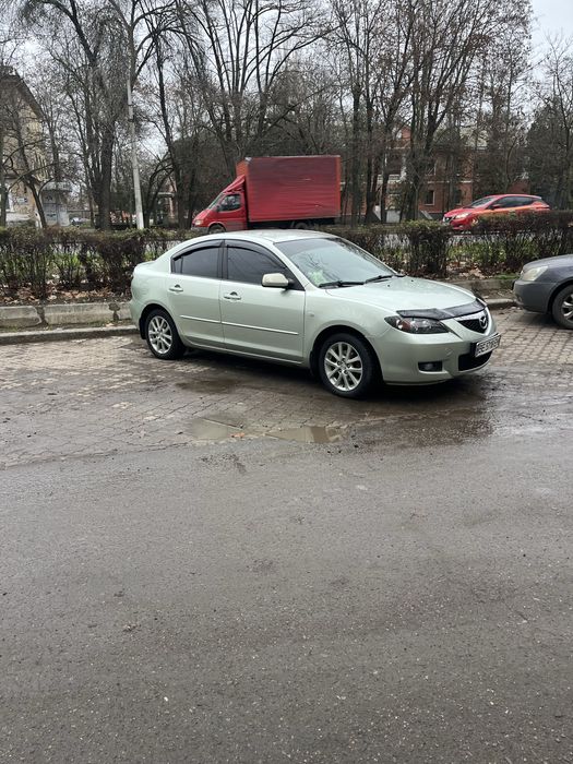 Авто Мазда 3  2008 год