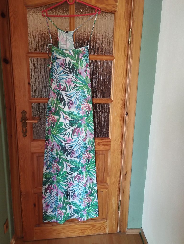 Długa letnia sukienka