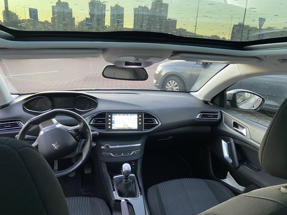 Peugeot 308 2016 року