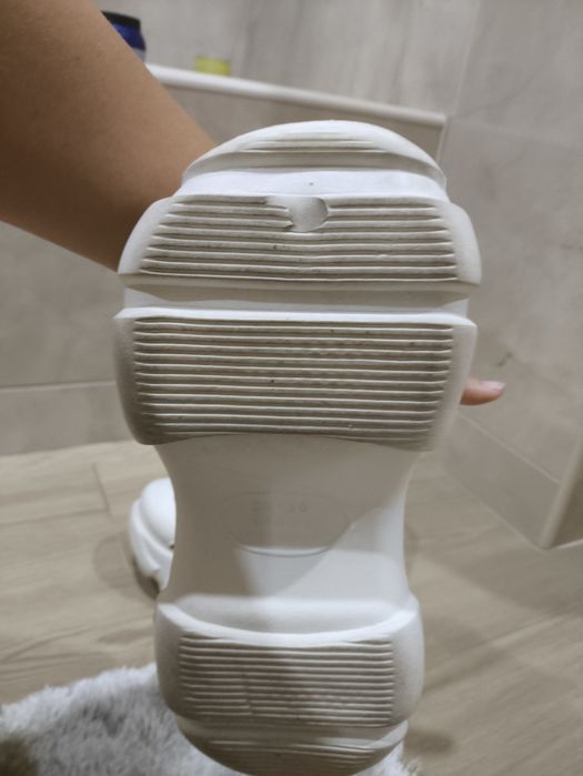 Vendo sandálias lindas