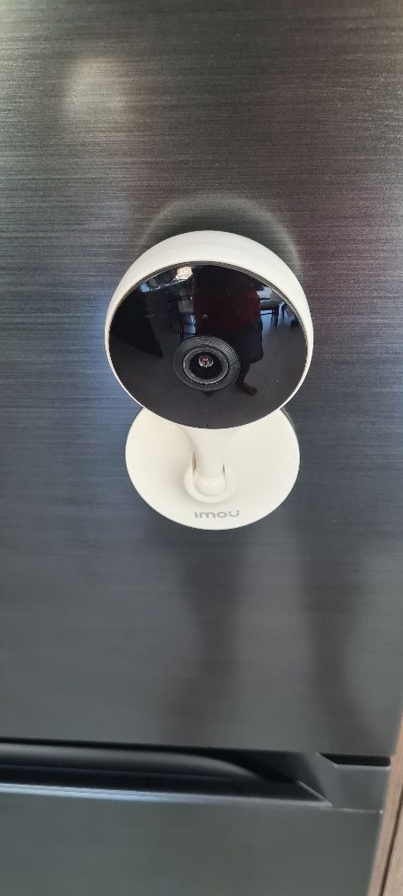 Camera wifi com base magnética