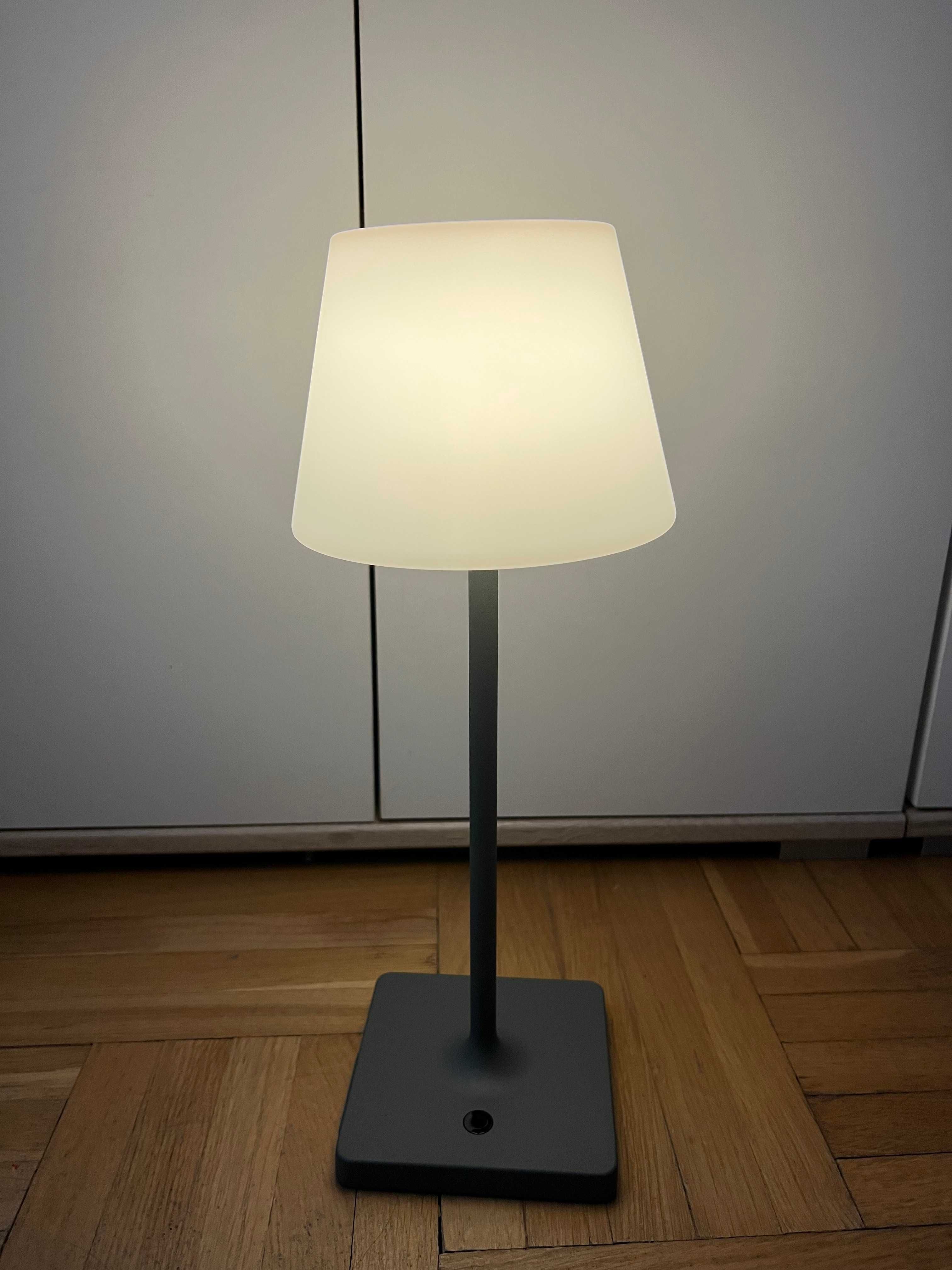 Lampka RGBW z możliwością ściemniania