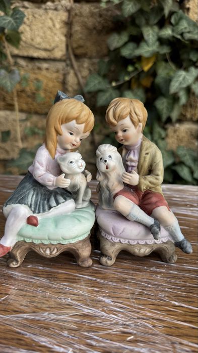 Статуэтки пары фарфровые глазурь и бисквит, из Европы