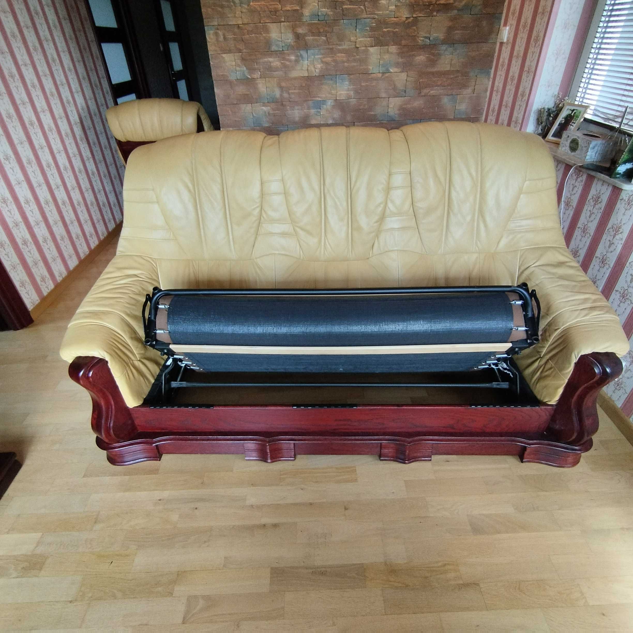 kanapa rozkładana i fotel skórzane - kolor kremowy