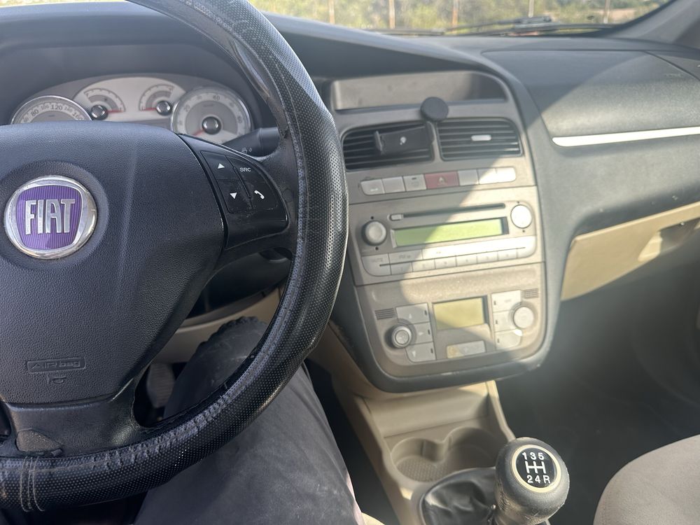 FIAT LINEA 2008 em bom estado