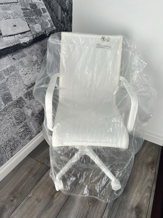 Nowy designerski fotel biurowy TOPSTAR Sitness Life 40 – biały mat