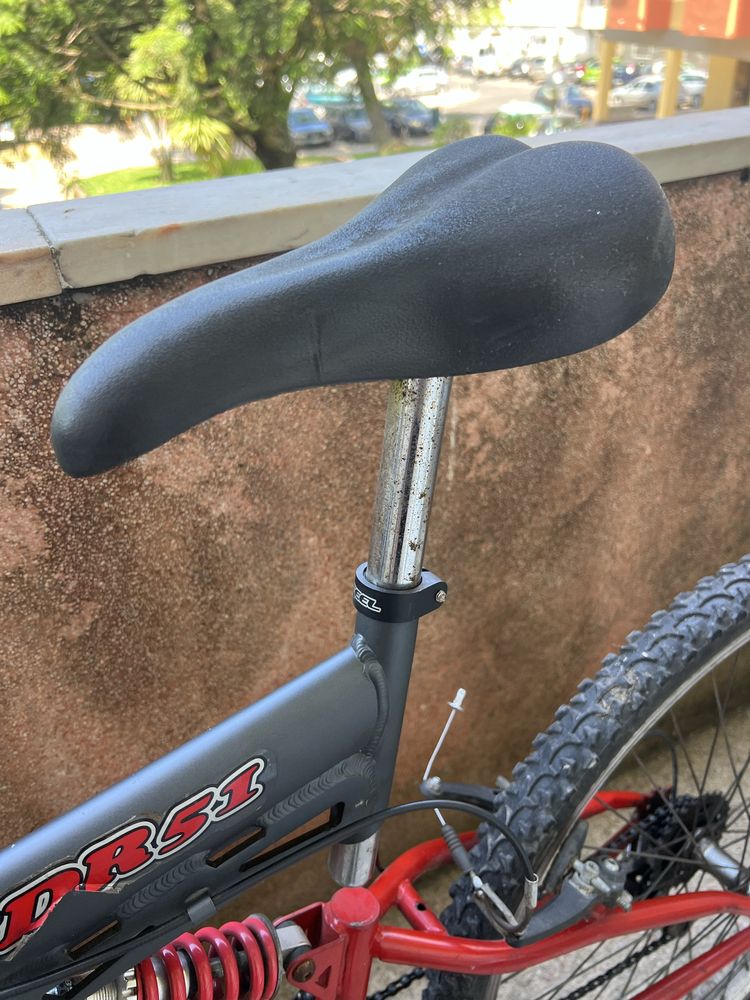 Vendo bicicleta no estado em que se encontra