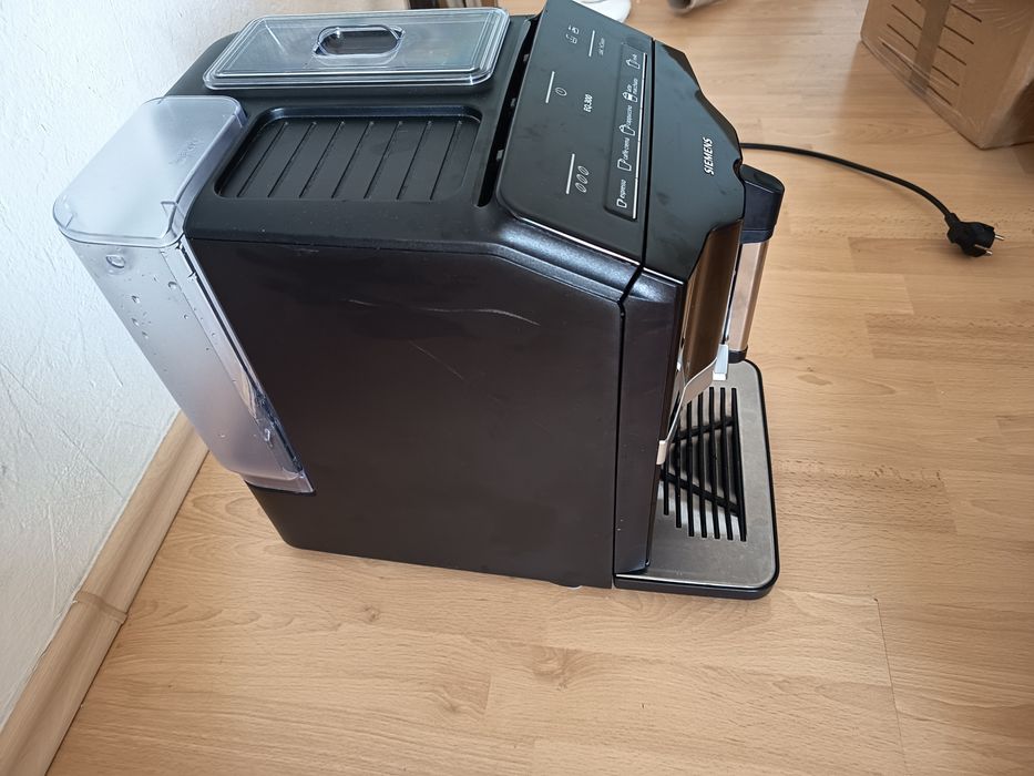 Кавоварка Simens eq 300.  2022 рік