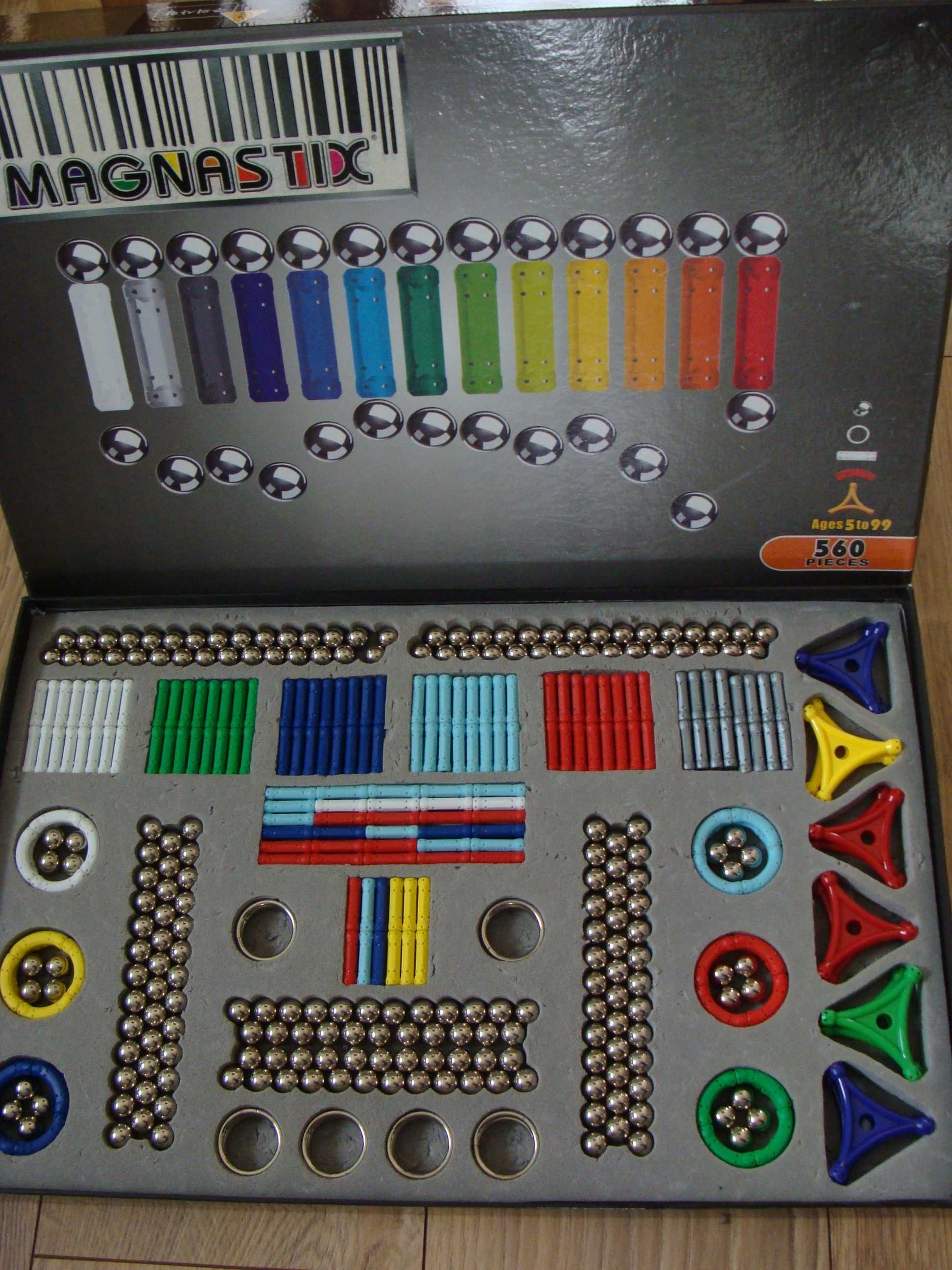 Zestaw klocków magnetycznych MAGNASTIX 560.