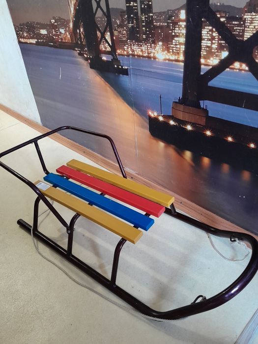 Санки на зиму. В хорошем состоянии.