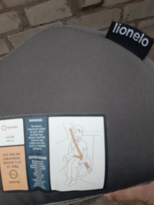 Продам авто бустер Lionelo