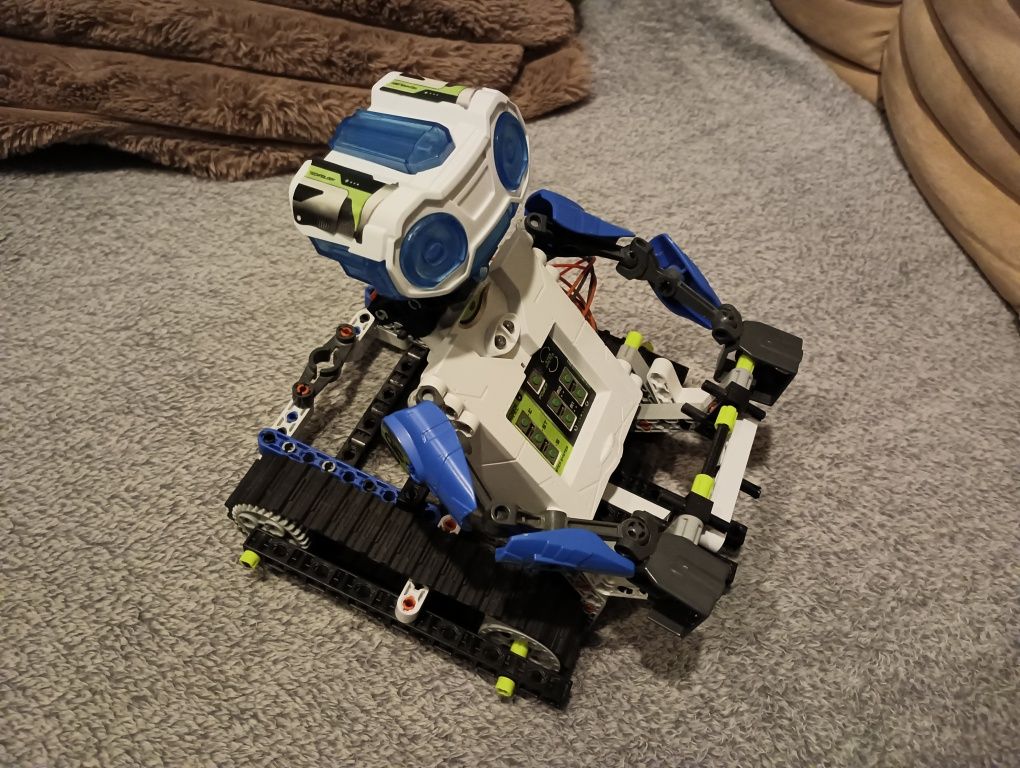 Clementoni RoboMaker robot zabawka edukacyjna
