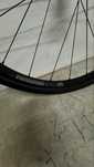 Rodas Bicicleta Bontrager Paradigm 25, TLR + 2 pneus Bontrager R3
