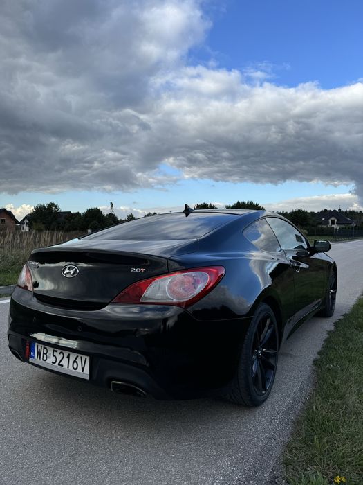 Hyundai Genesis Coupe 2.0T