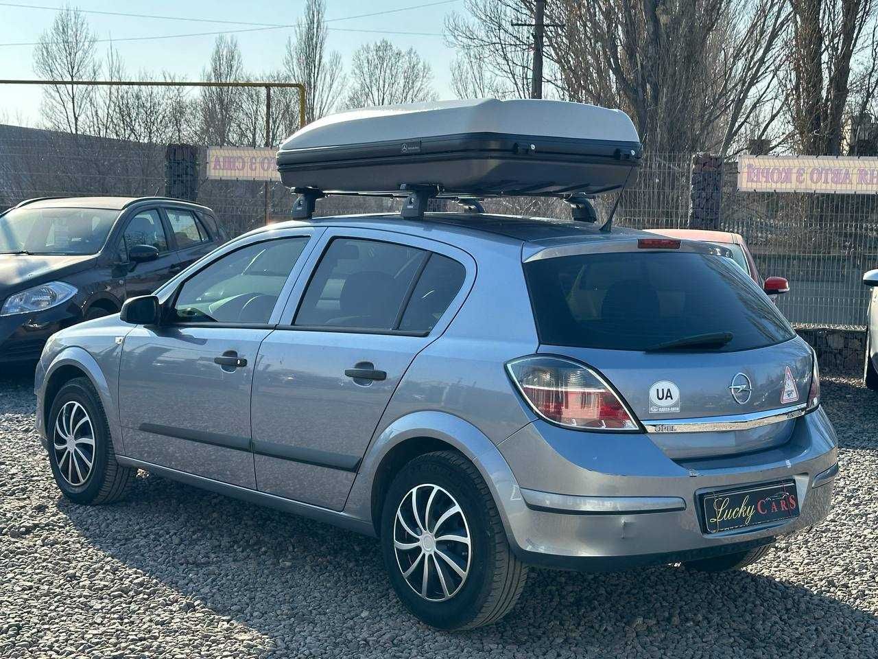 Авто Opel Astra 2008