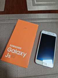 Продам телефон Samsung J5.