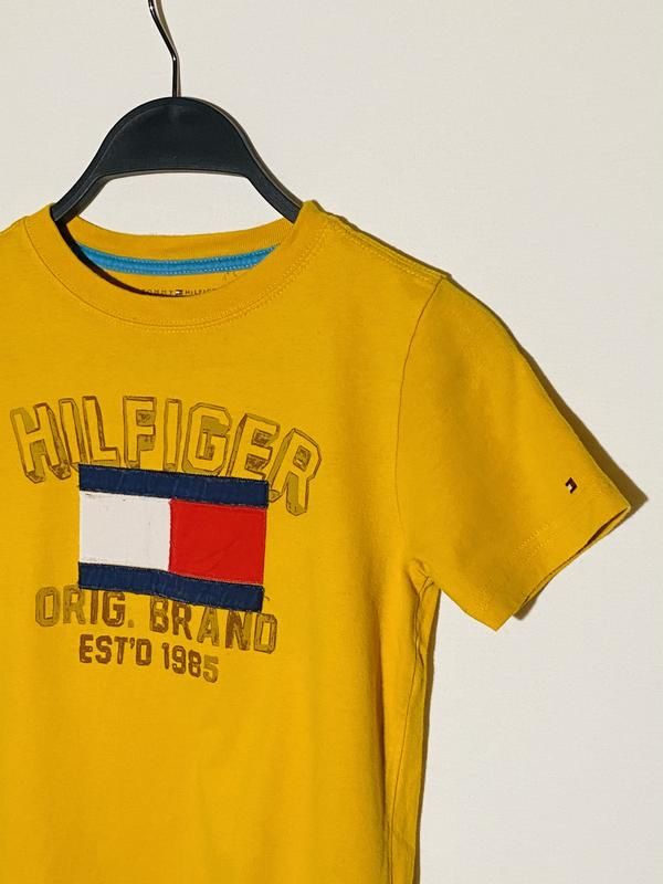 Желтая футболка tommy hilfiger оригинал