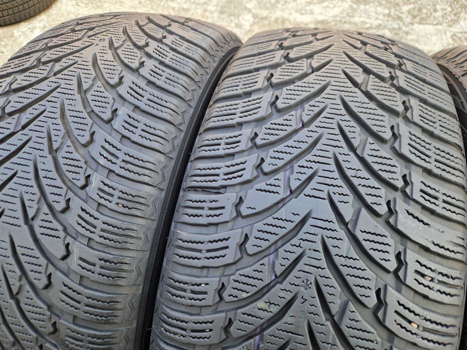 Зимові шини, резина 235 55 R18 Nokian (Нокіан) 4шт.