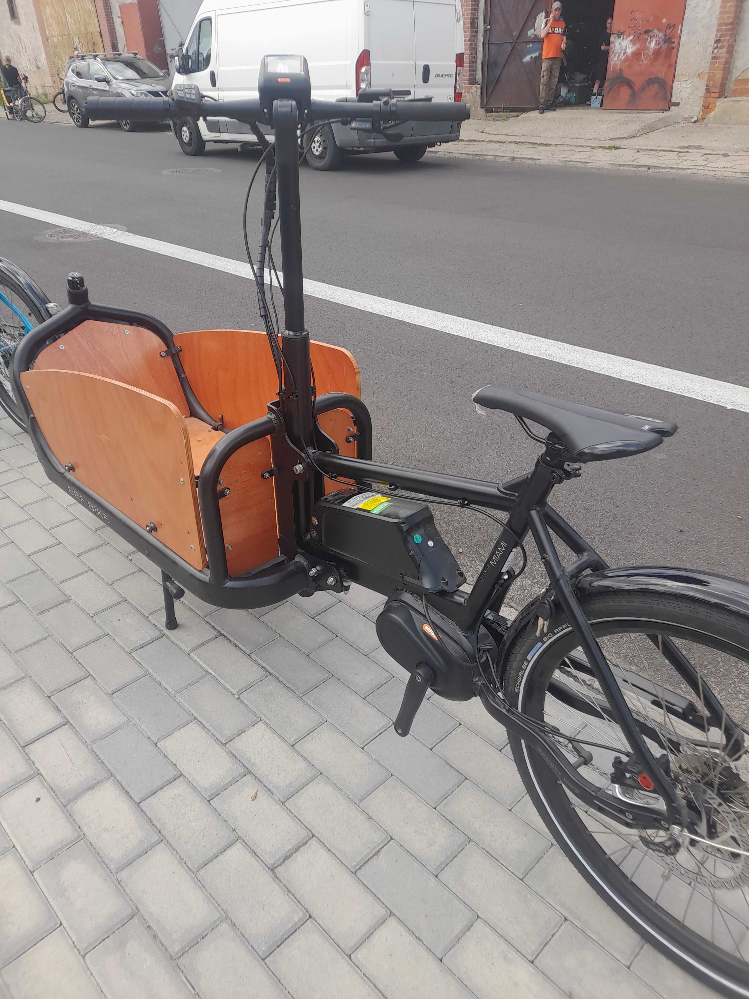 nowy rower elektryczny transportowy