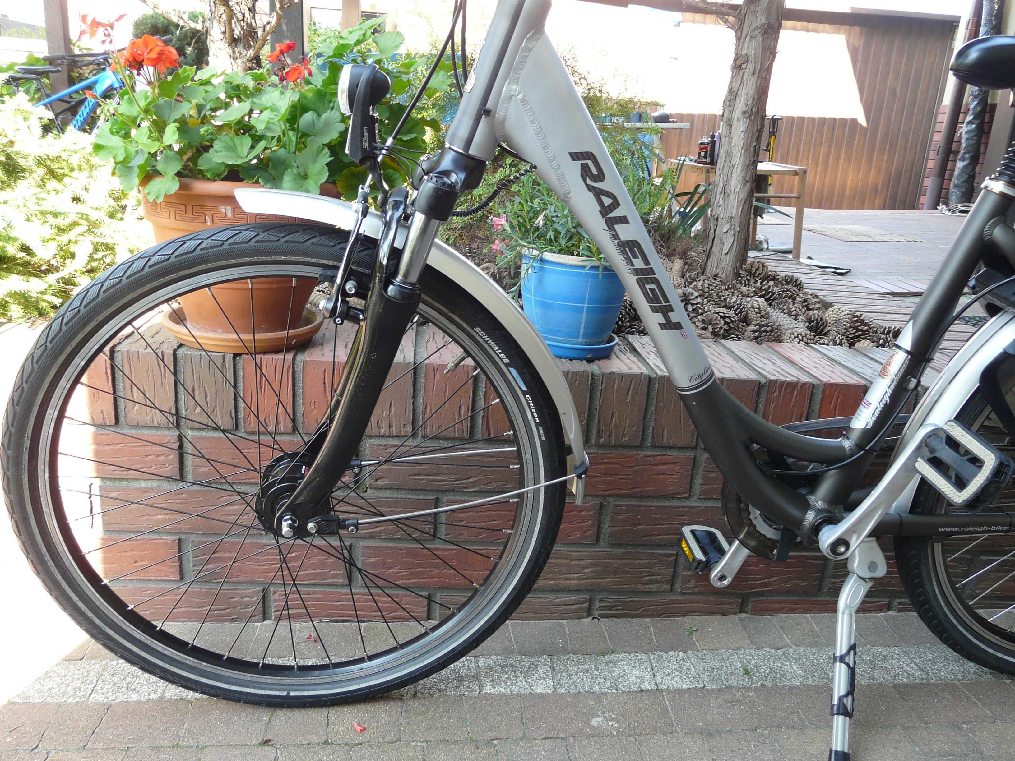 Rower miejski RALEIGH Dover Alm 26"/45 nożny hamulec-Britisch