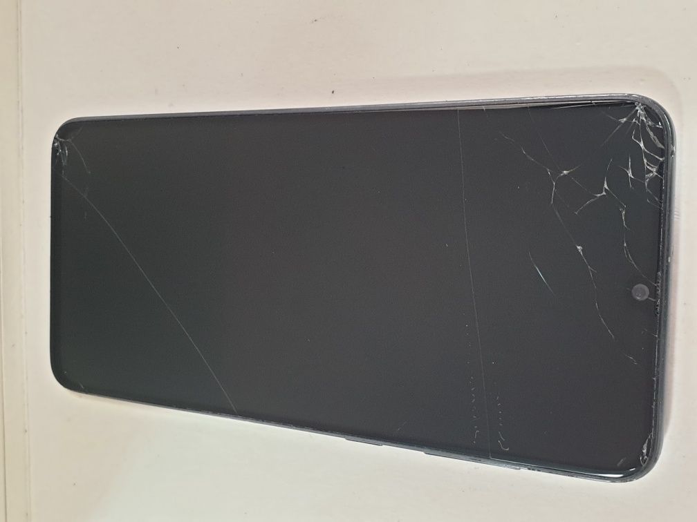 Samsung Galaxy A70 (6/128gb)