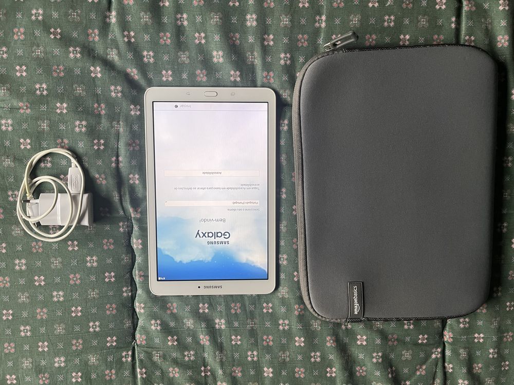 Tablet Sansung Galaxy Tab E + auriculares SONY