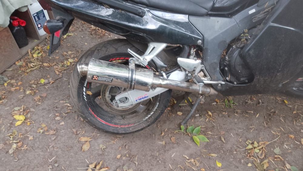 Honda cbr 1100 SC35 A  cała na cześci