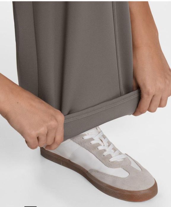 Оригінальні жіночі широкі штани з ефектом неопоену фірми ОУSHO