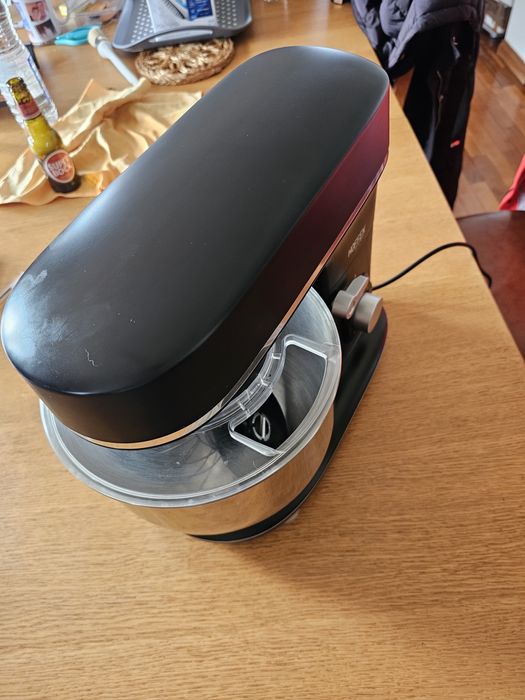 Batedeira eletrica hoffen poucas vezes usada