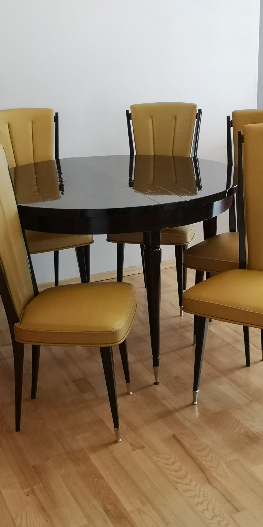Mid century. Sygnowany. Stół z krzesłami