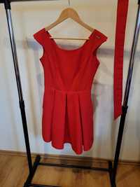 Czerwona sukienka rozkloszowana 36