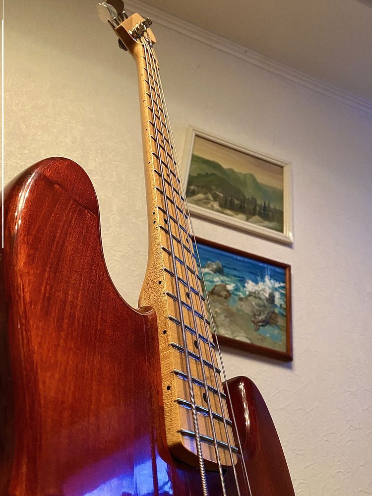 Fender Jazz Bass (майстровий)