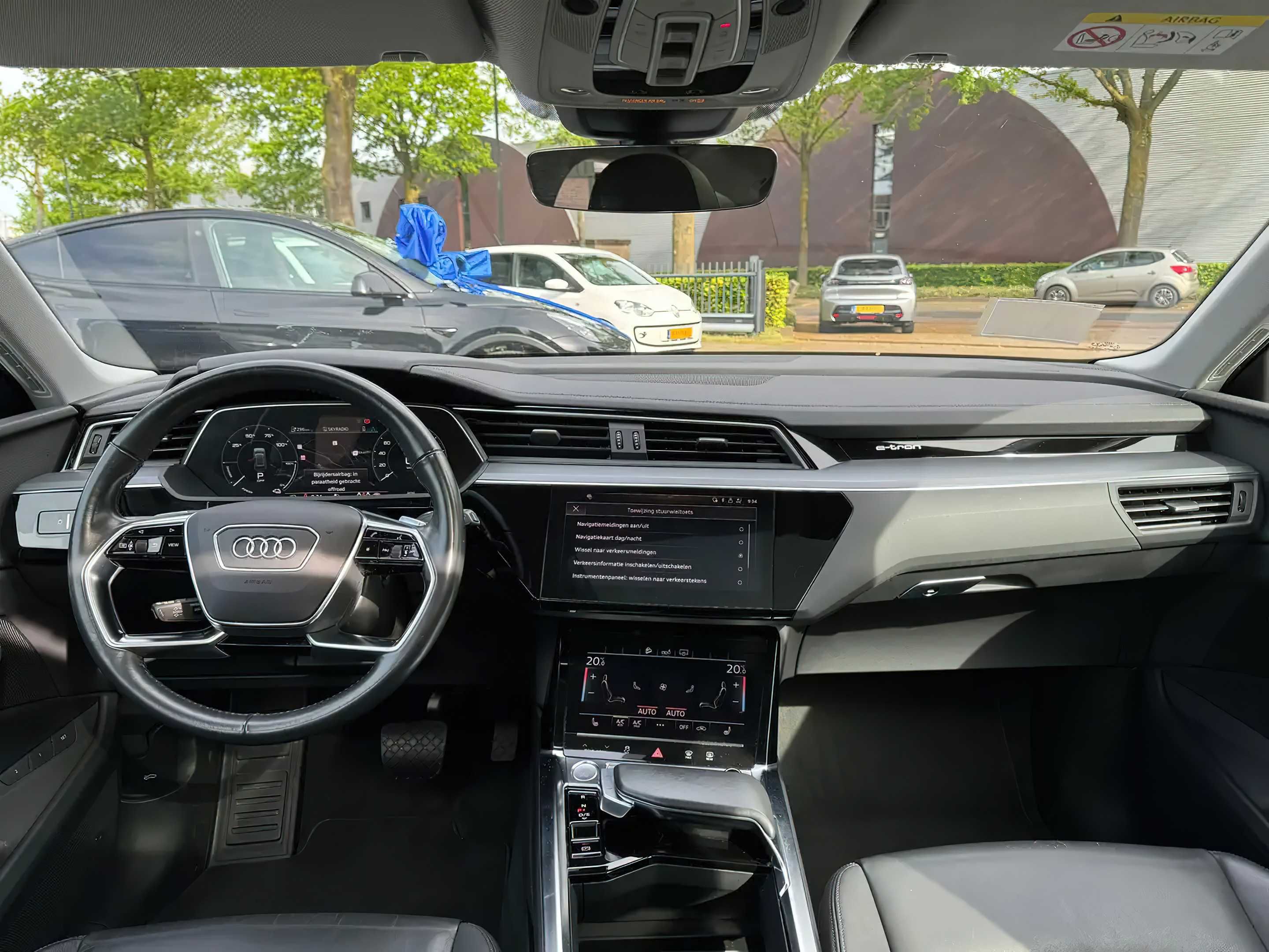 Audi E-trom 50 2019